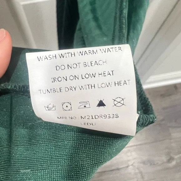 Simplee green velvet wrap dress - Picture 6 of 7